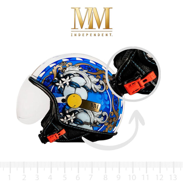 Dettaglio della fibbia micrometrica sul sottogola di un casco jet MM Independent